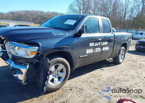 2021 Ram 1500 Big Horn 4X4 6'4 Box z USA, uszkodzony, nr VIN 1C6RRFBG4MN741276